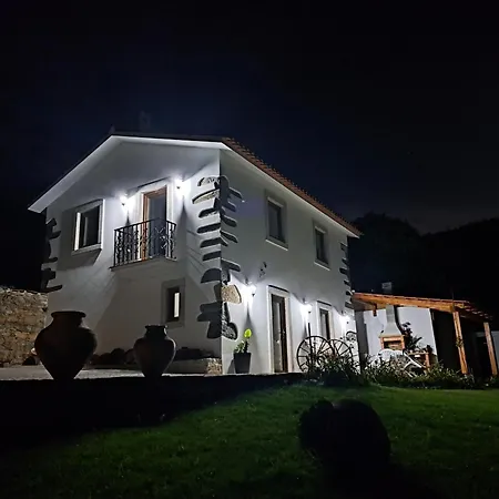 A Casa Dos Avos - Local Holiday home *